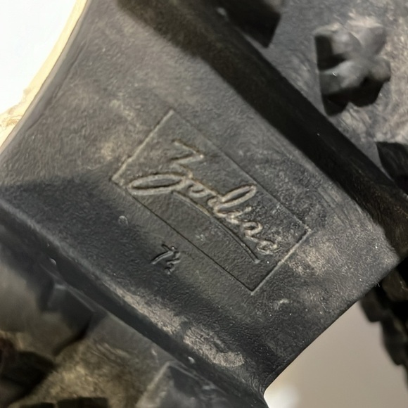 Zodiac - beige/off-white ankle boots, lug soles, 7.5, SHILOH - Picture 8 of 10